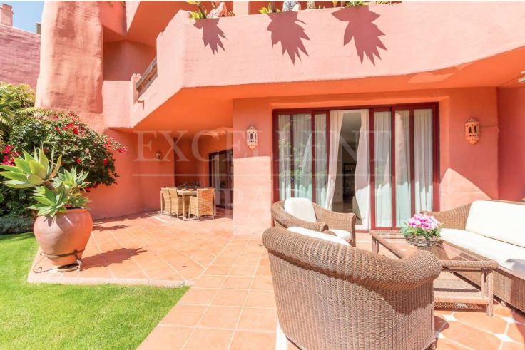 Appartement begane grond in Menara Beach, Estepona