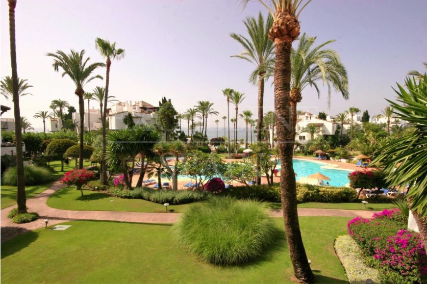 Apartamento en Alcazaba Beach, Estepona