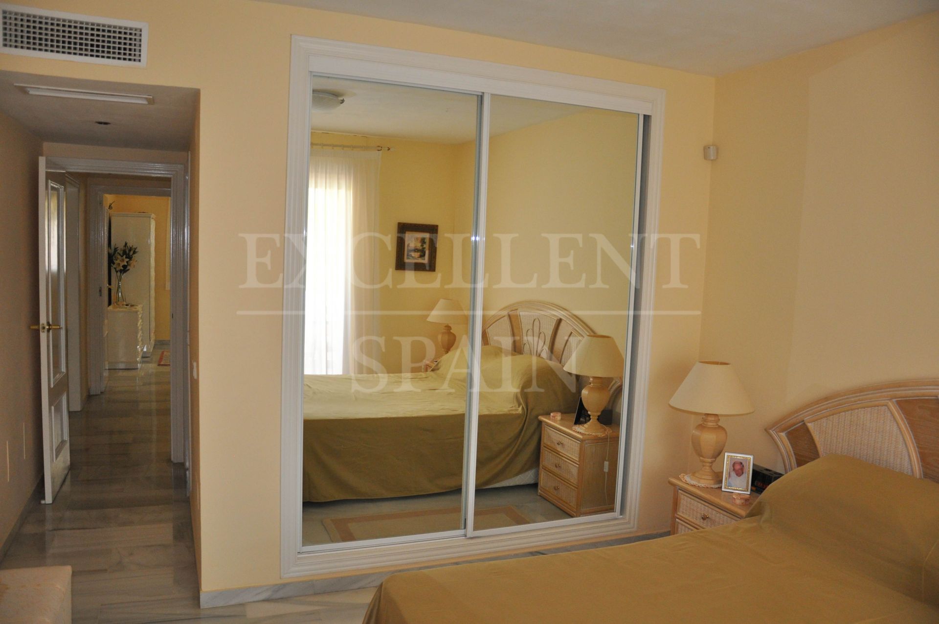 Appartement begane grond in El Infantado, Marbella Golden Mile