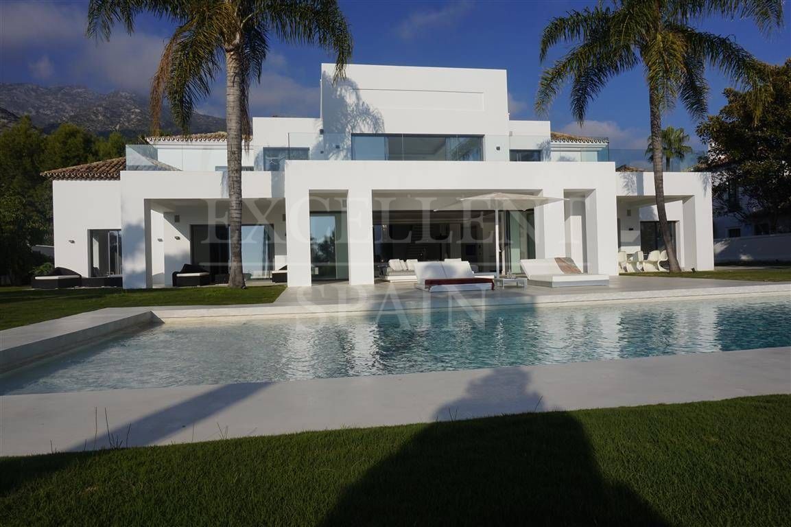 Modern, contemporary villa for sale in Sierra Blanca, Marbella