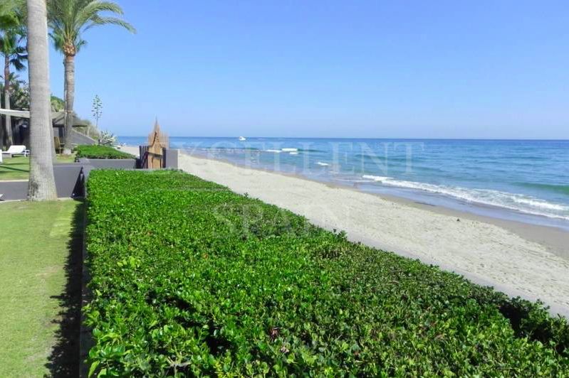 Вилла в Los Monteros Playa, Восточная Марбелья