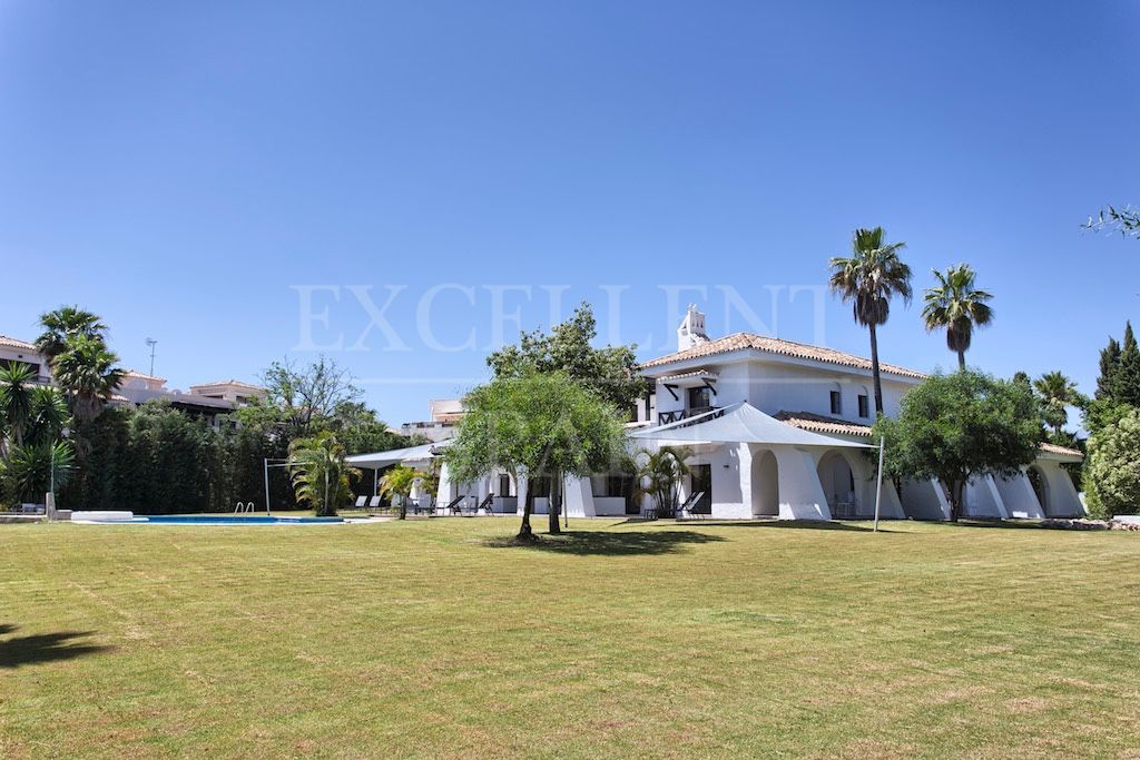 Villa in Nueva Andalucia