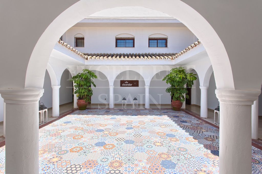 Villa in Nueva Andalucia