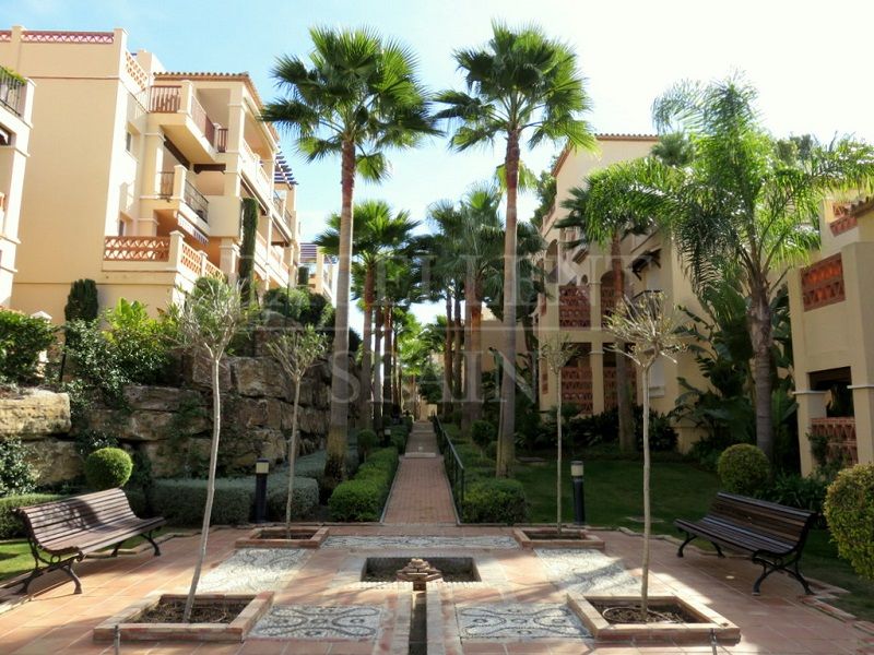 Appartement begane grond in Marques de Atalaya, Estepona