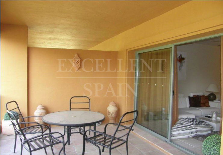 Apartment in Benatalaya, Estepona