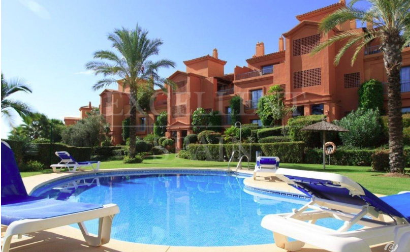 Apartment in Benatalaya, Estepona