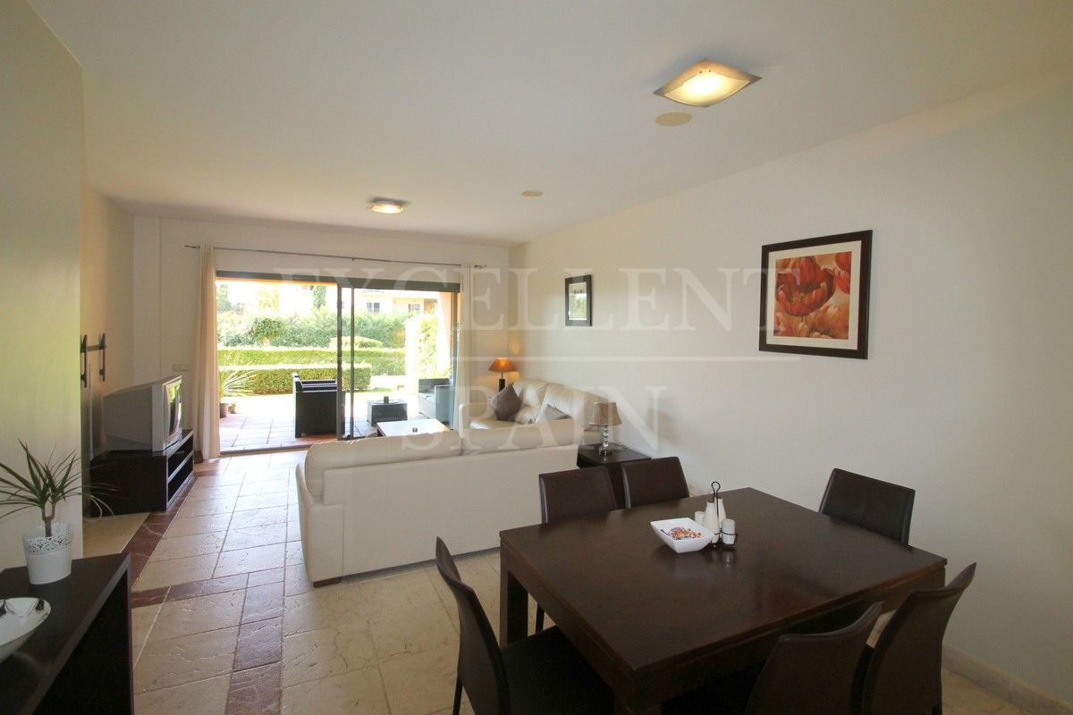 Appartement begane grond in Benatalaya, Estepona