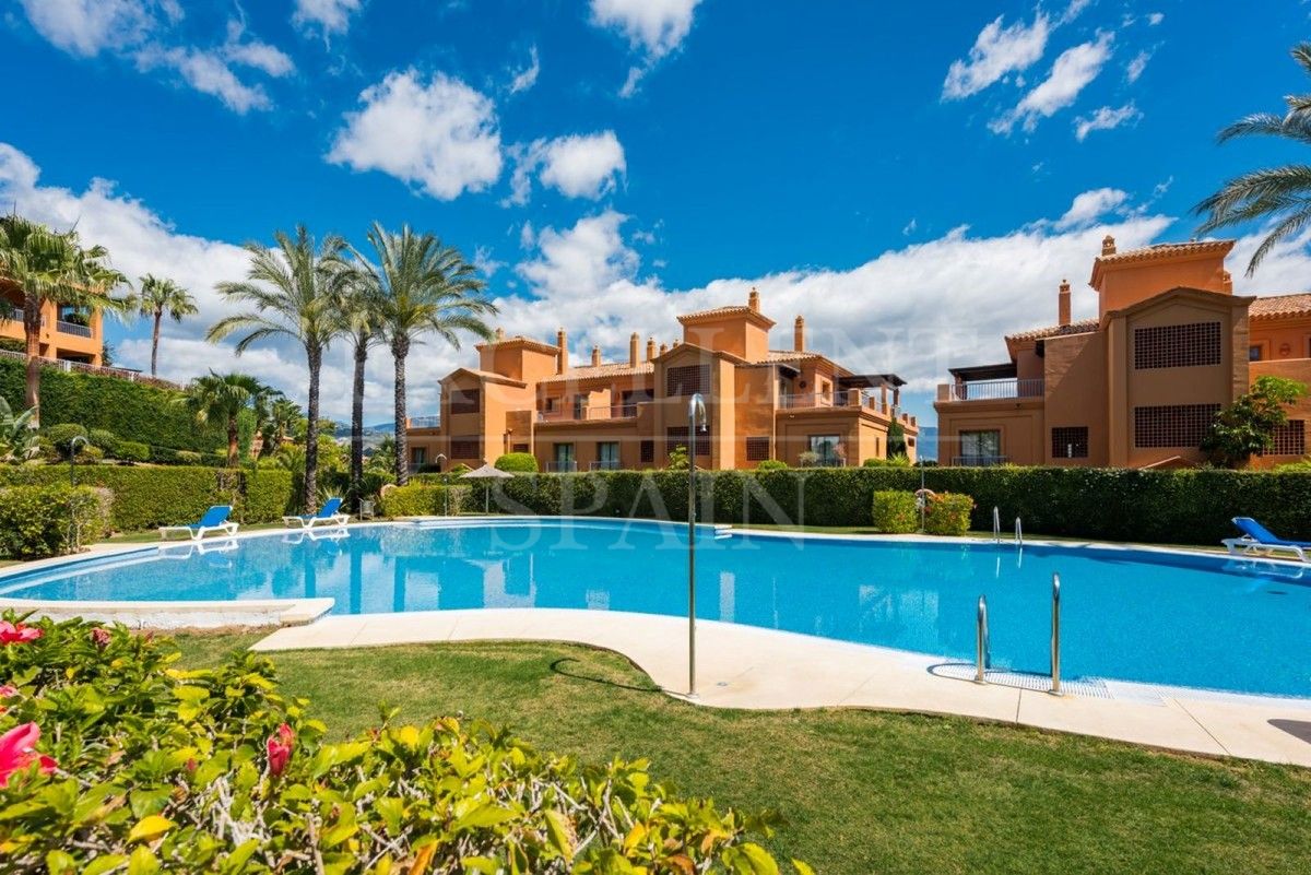 Appartement begane grond in Benatalaya, Estepona