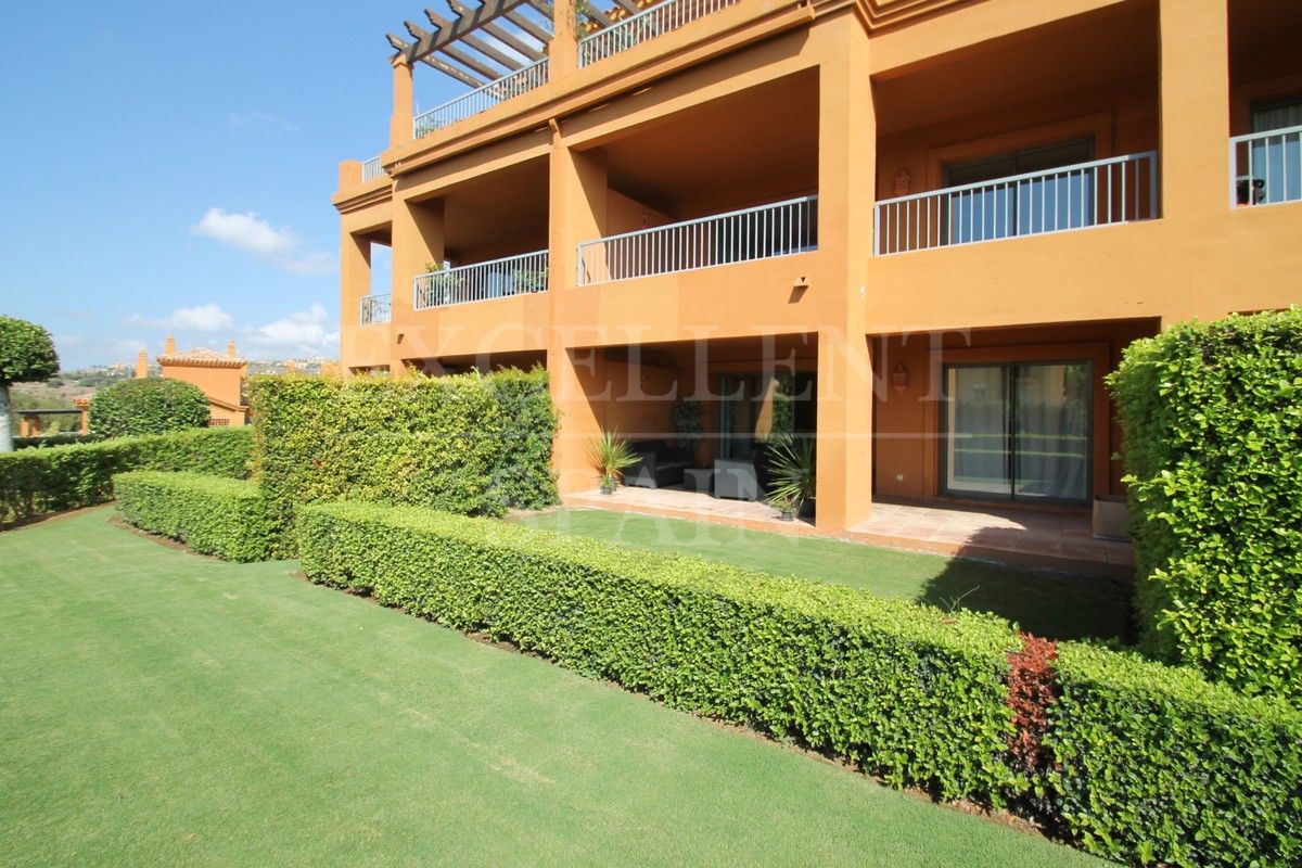 Appartement begane grond in Benatalaya, Estepona