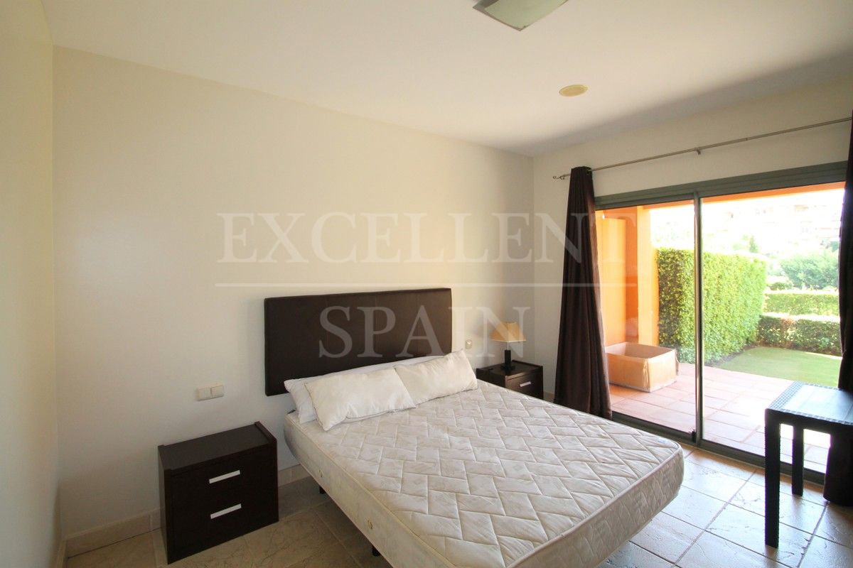 Appartement begane grond in Benatalaya, Estepona