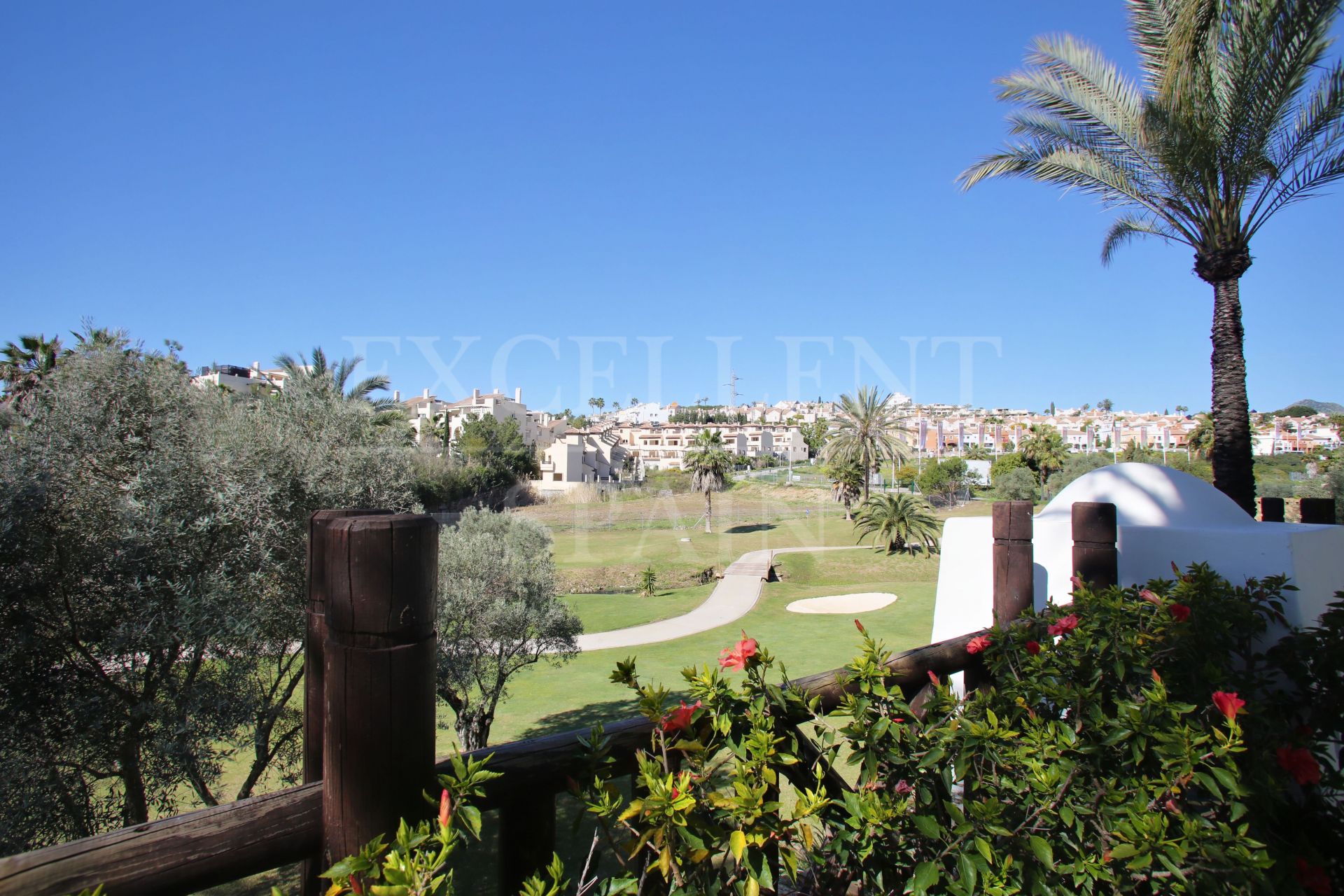 Erdgeschosswohnung in El Campanario, Estepona