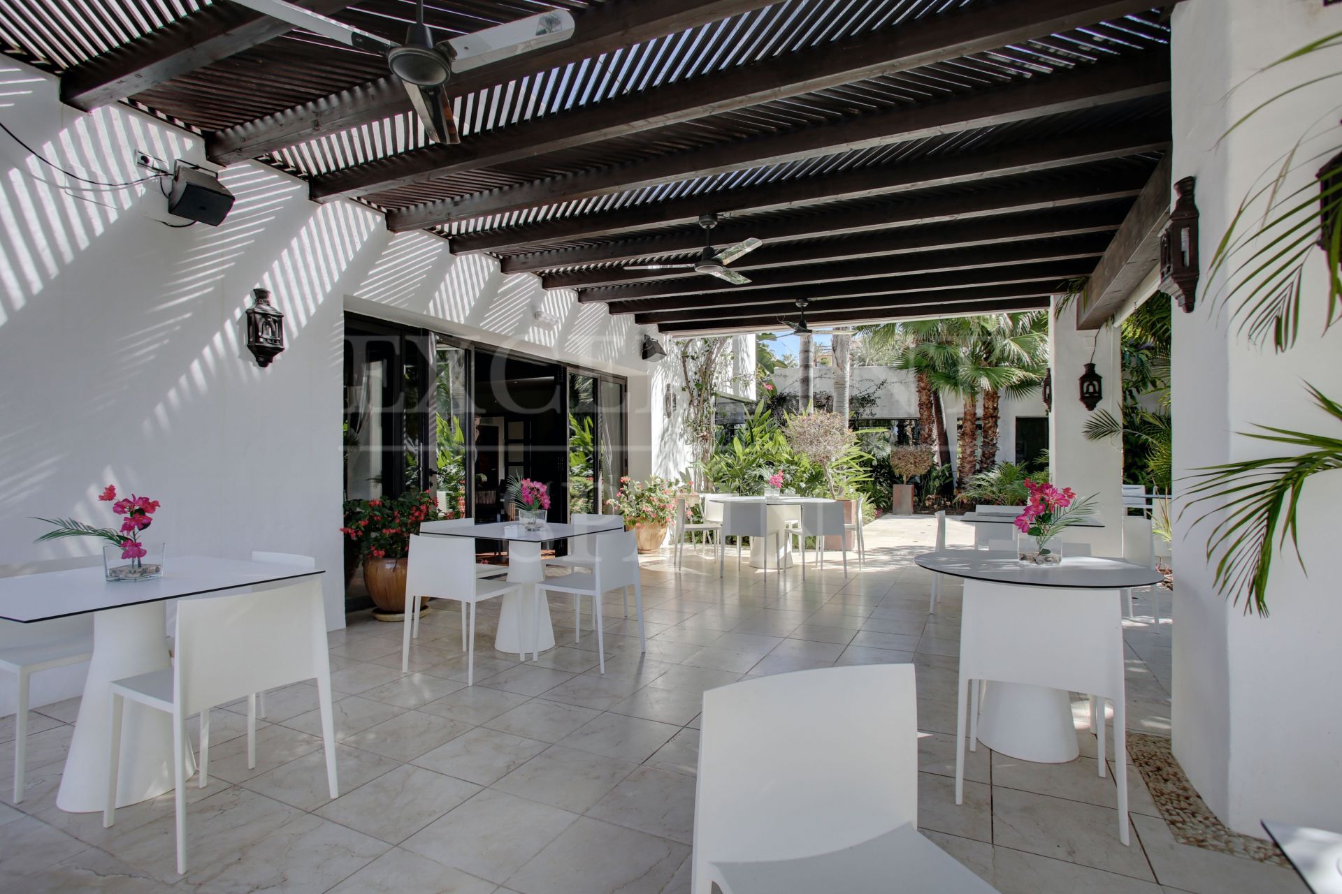 Erdgeschosswohnung in El Campanario, Estepona