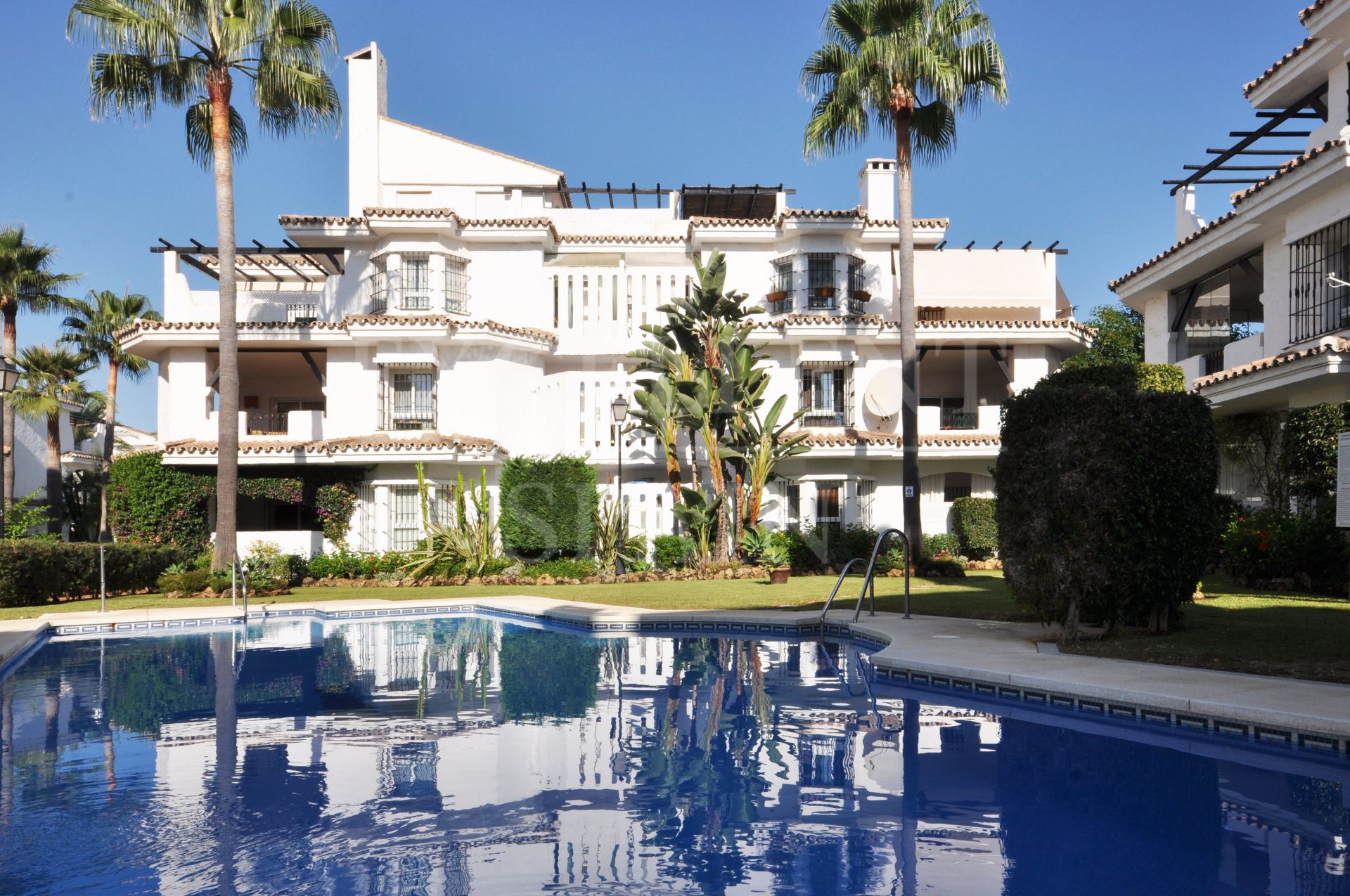 Wohnung in Los Naranjos de Marbella, Nueva Andalucia