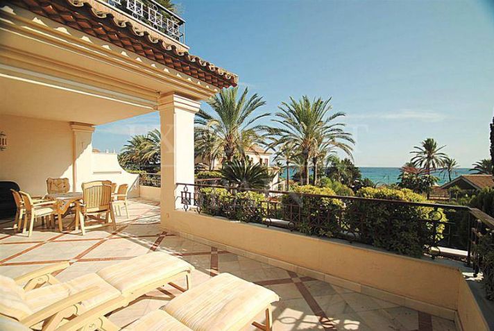 Los Monteros Playa, Ost Marbella, luxuriöse, am Strand liegende Wohnung mit Panorama Meerblick