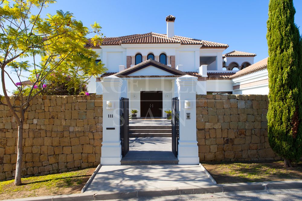 Villa in Los Flamingos Golf, Benahavis