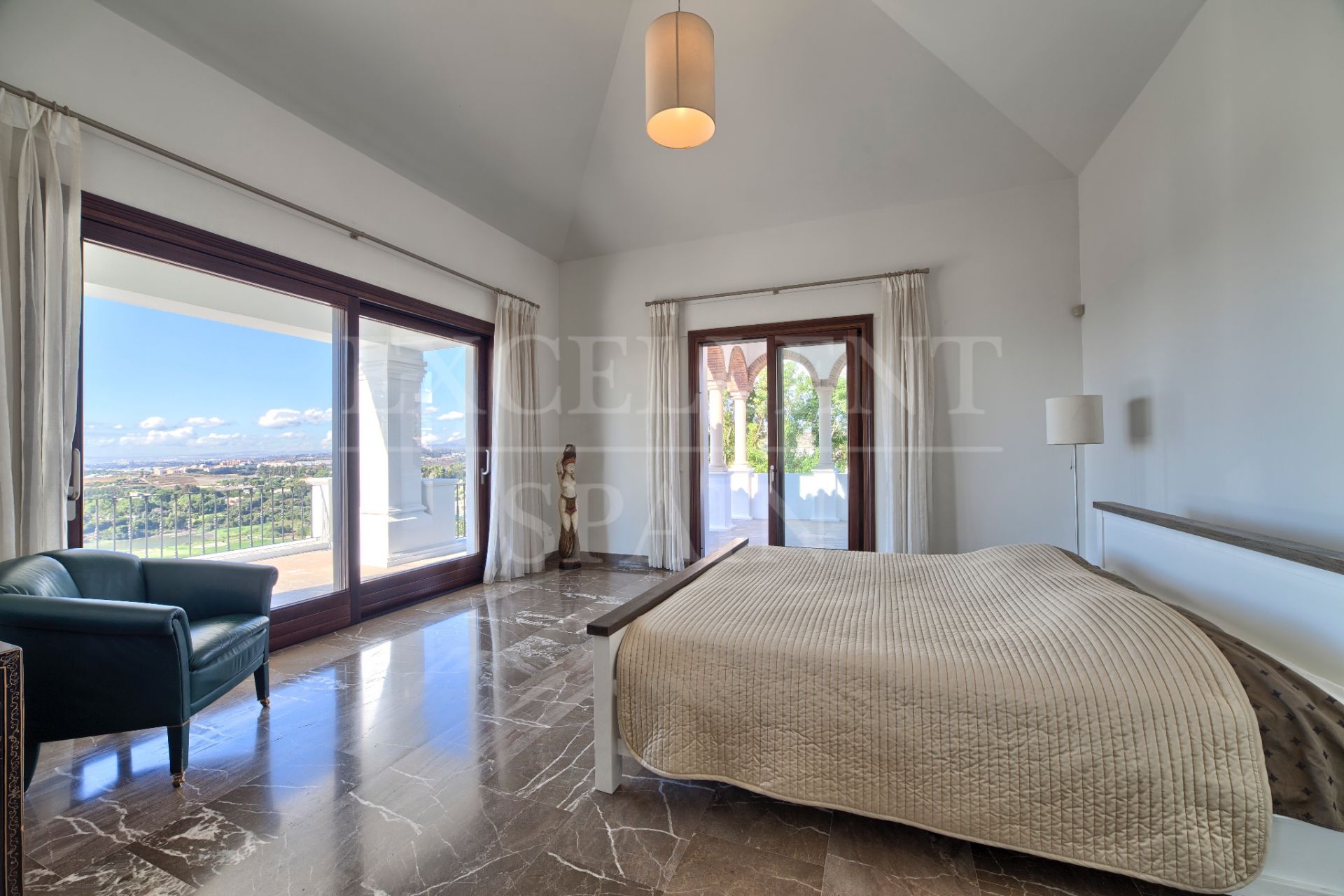 Villa in Los Flamingos Golf, Benahavis