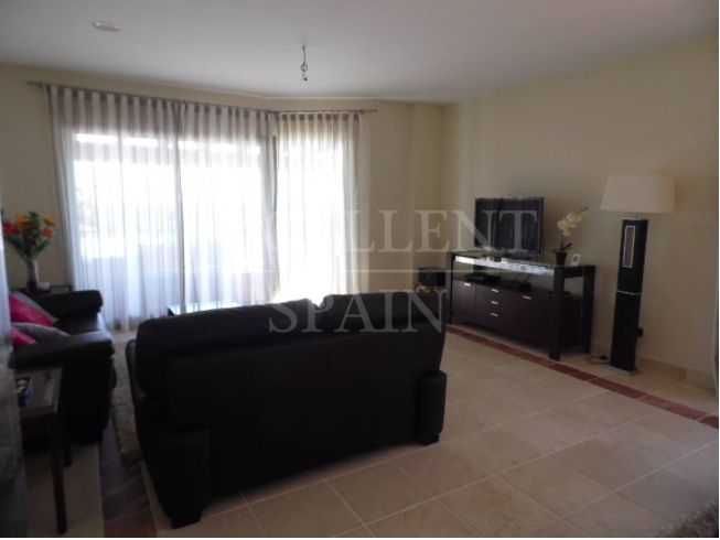 Penthouse in Benatalaya, Estepona