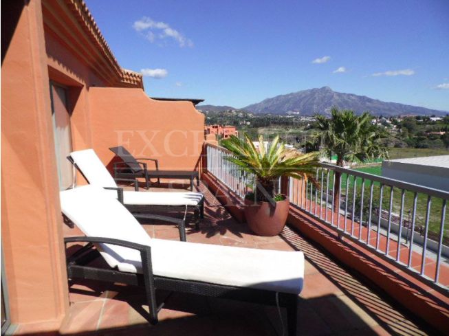 Penthouse in Benatalaya, Estepona