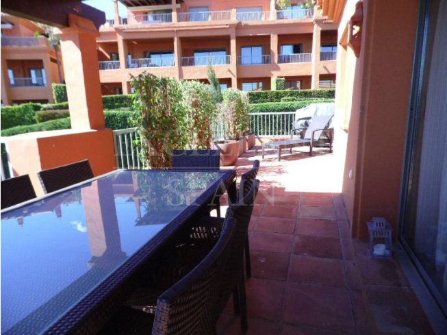 Penthouse in Benatalaya, Estepona