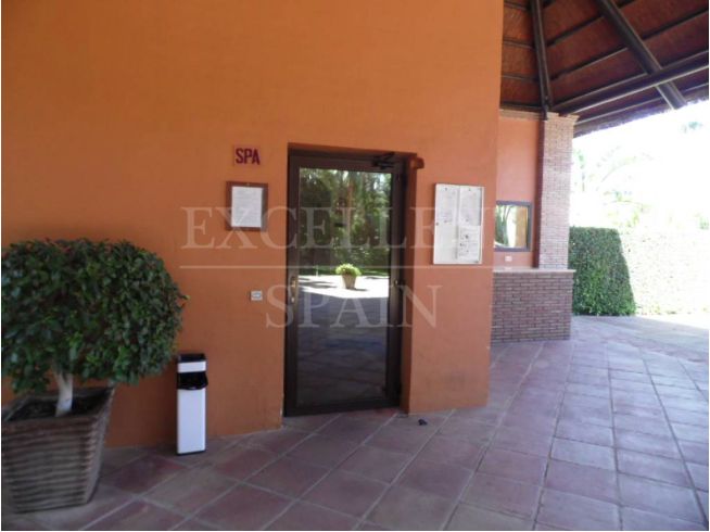 Penthouse in Benatalaya, Estepona