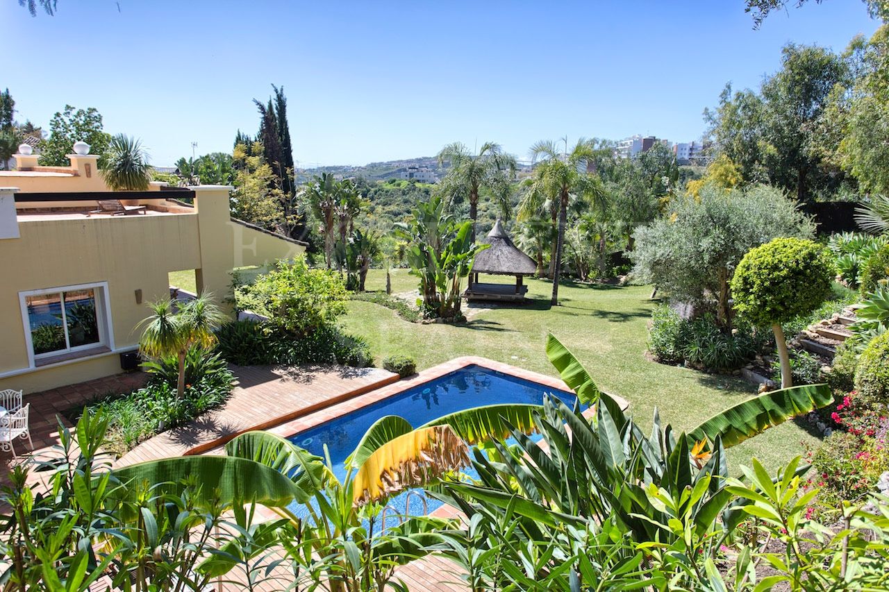 Villa in Puerto del Almendro, Benahavis