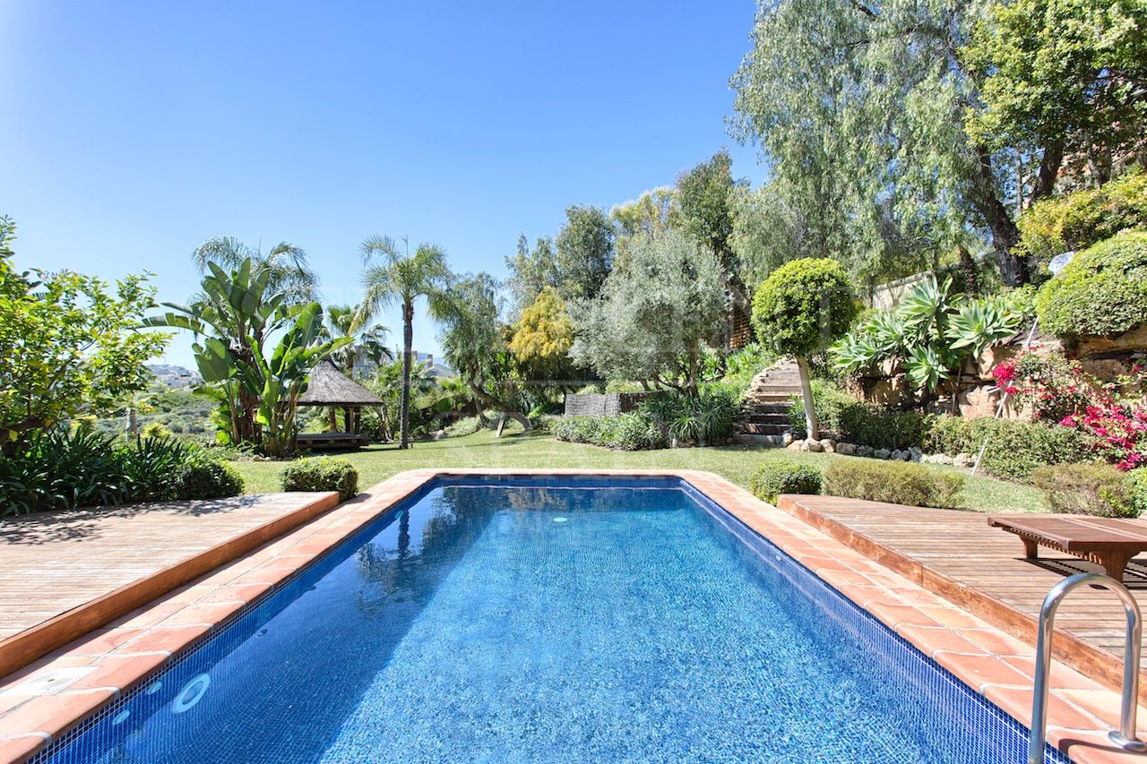 Villa in Puerto del Almendro, Benahavis