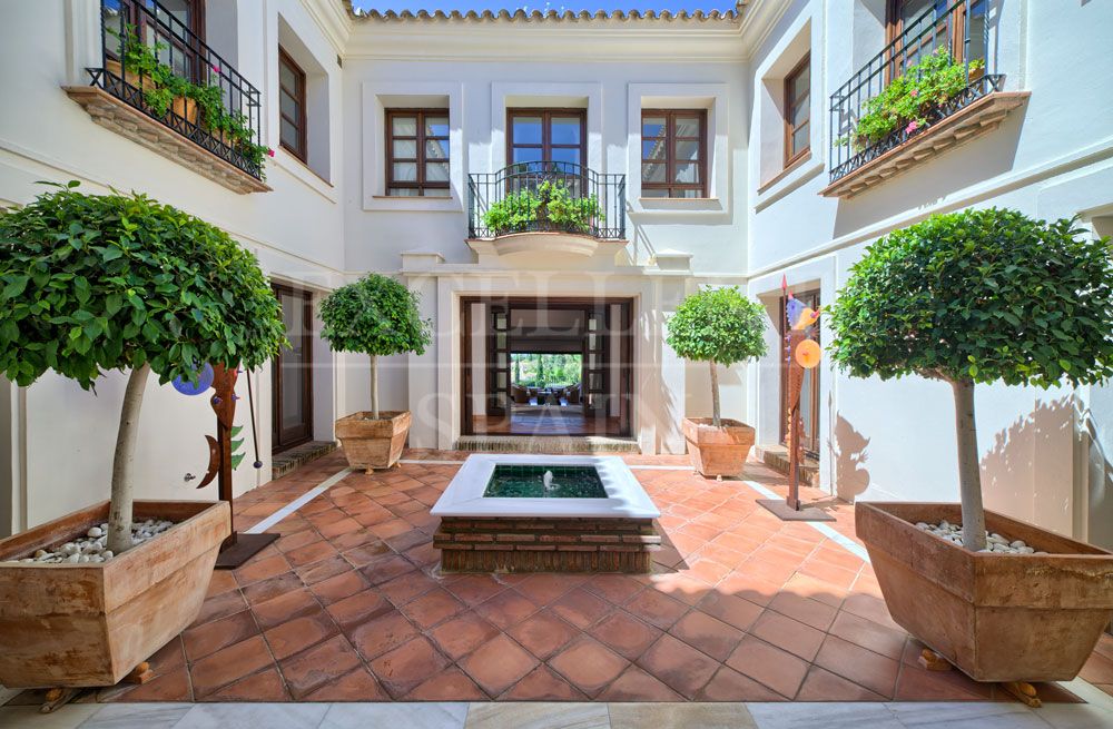 Villa in Cascada de Camojan, Marbella Golden Mile
