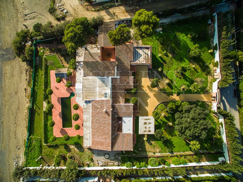 Villa in Benamara, Estepona