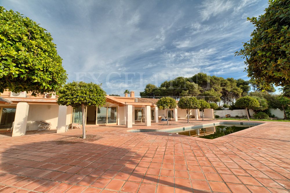 Villa in Benamara, Estepona