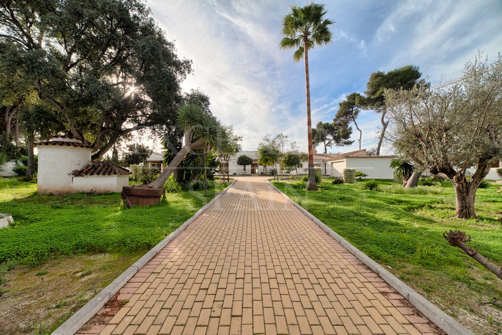 Villa in Benamara, Estepona