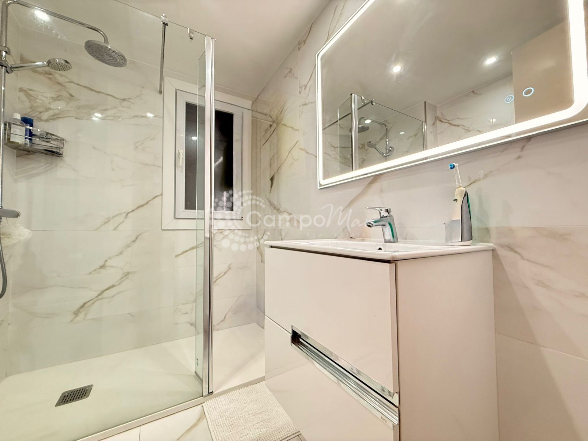 Apartment in Estepona Puerto, Estepona