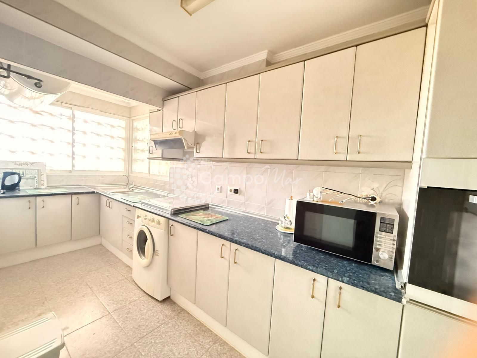 Apartamento en Estepona Puerto, Estepona