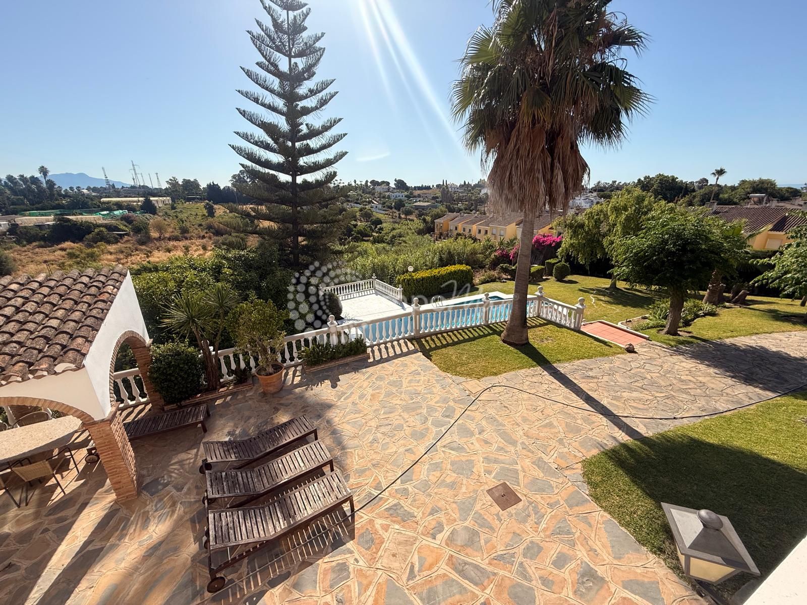 Villa in El Padron, Estepona