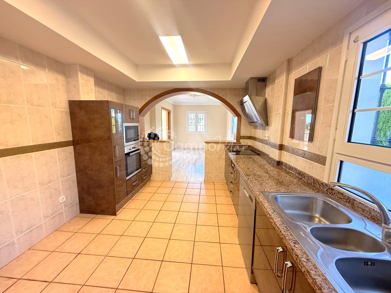 Villa in El Padron, Estepona