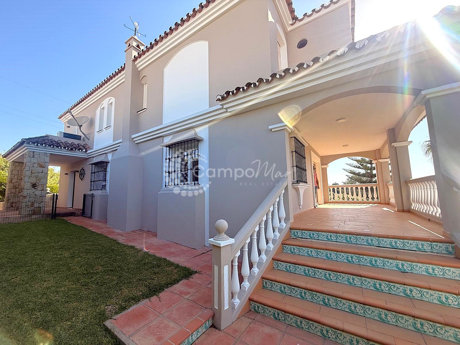 Villa in El Padron, Estepona