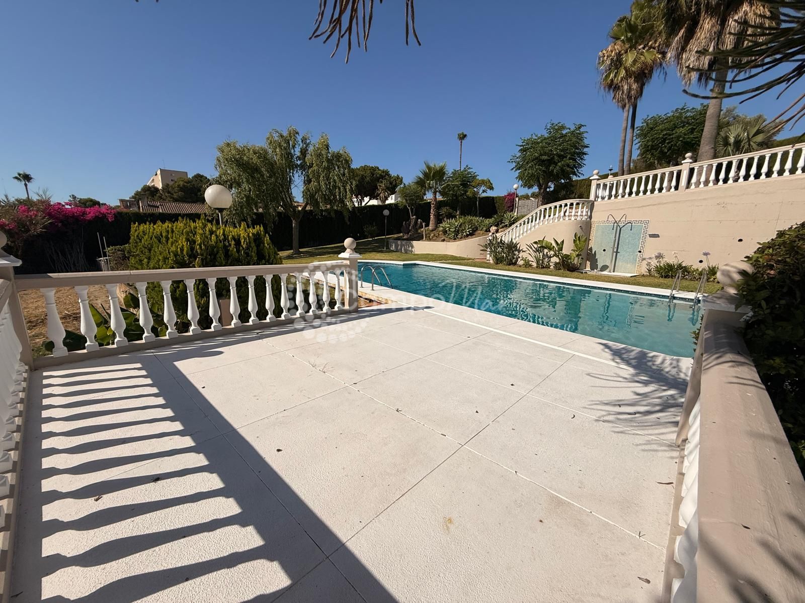 Villa in El Padron, Estepona