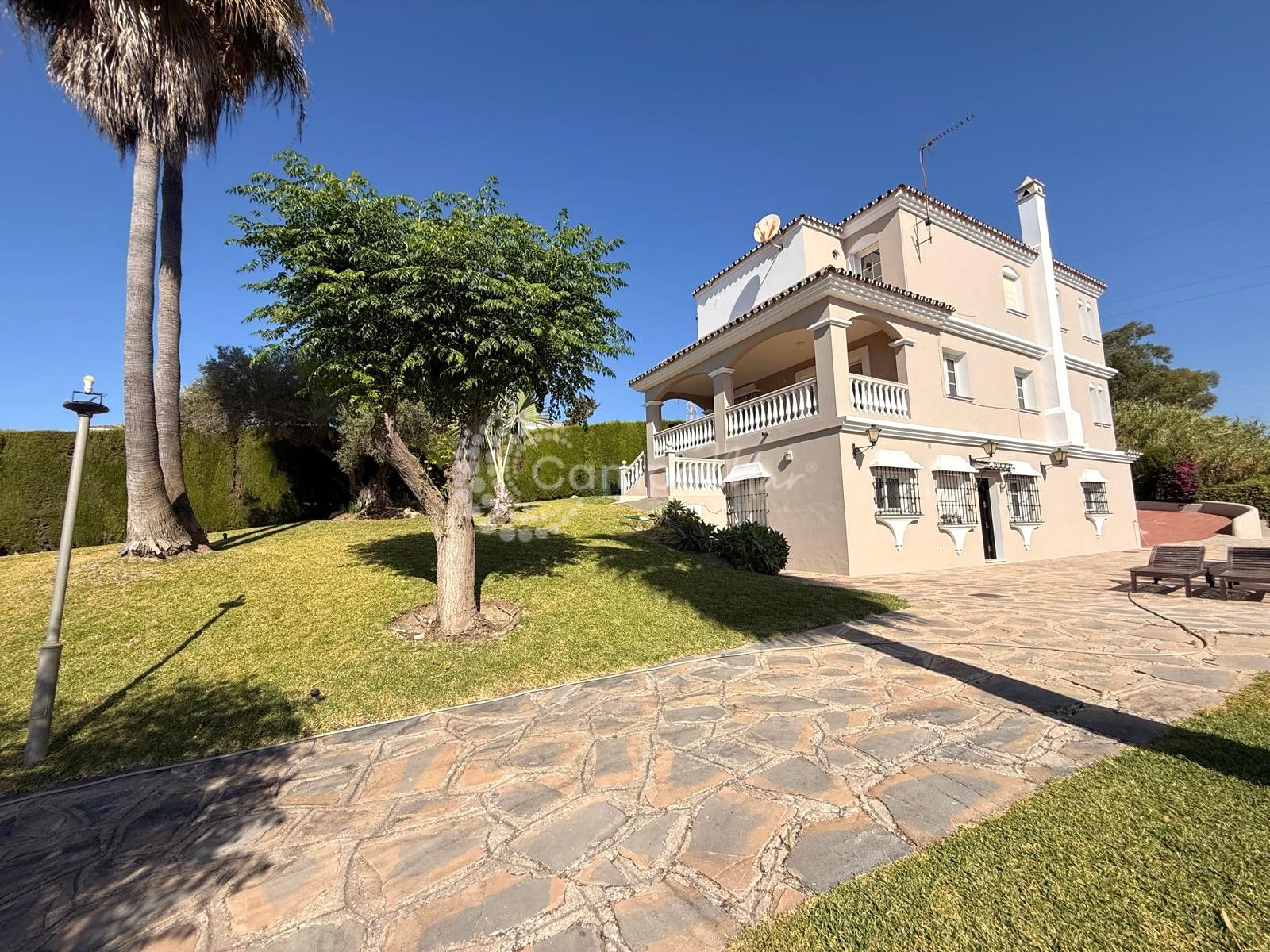 Villa in El Padron, Estepona