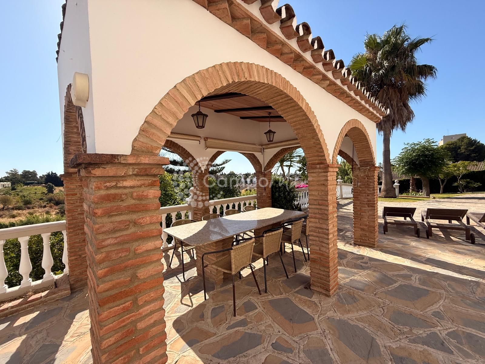 Villa in El Padron, Estepona