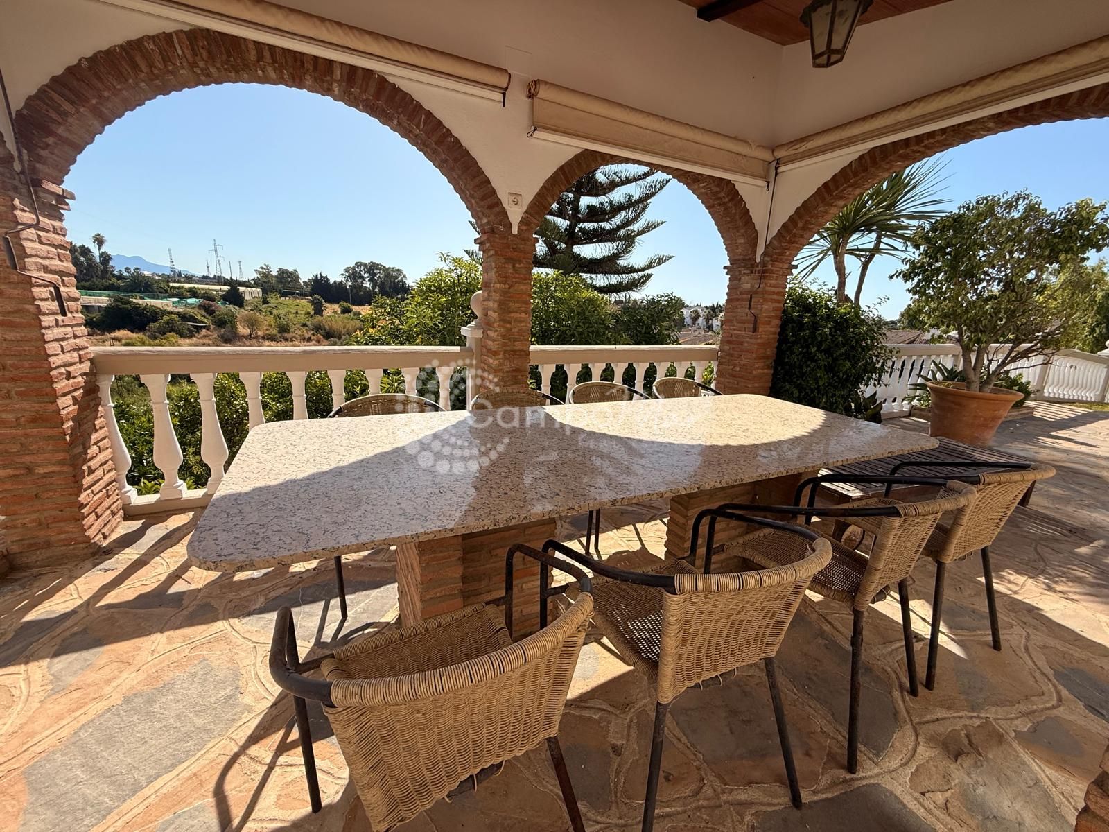 Villa in El Padron, Estepona