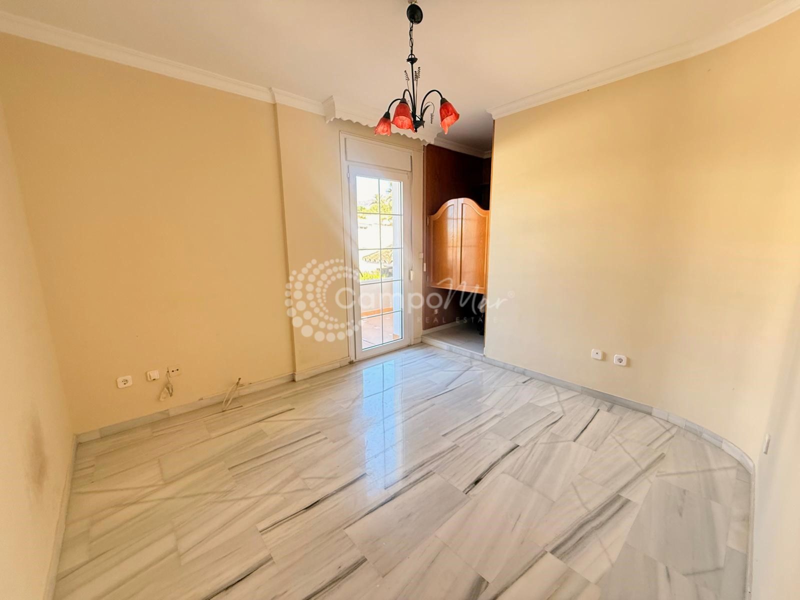 Villa in El Padron, Estepona