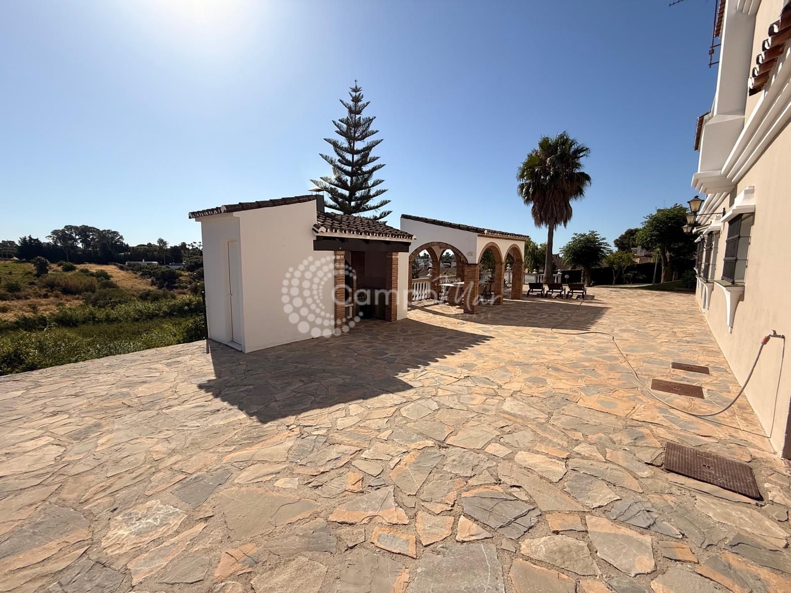 Villa in El Padron, Estepona