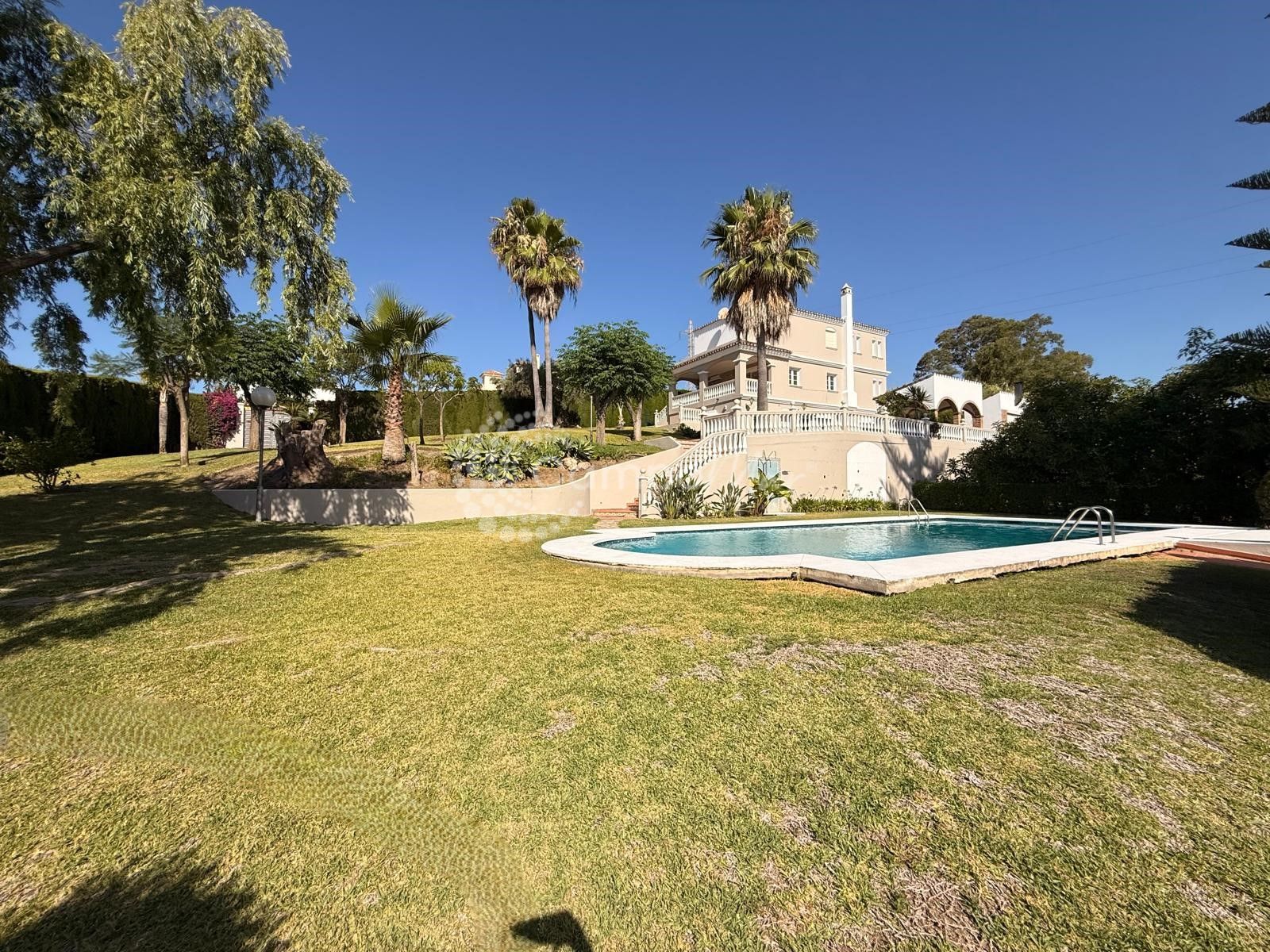 Villa in El Padron, Estepona