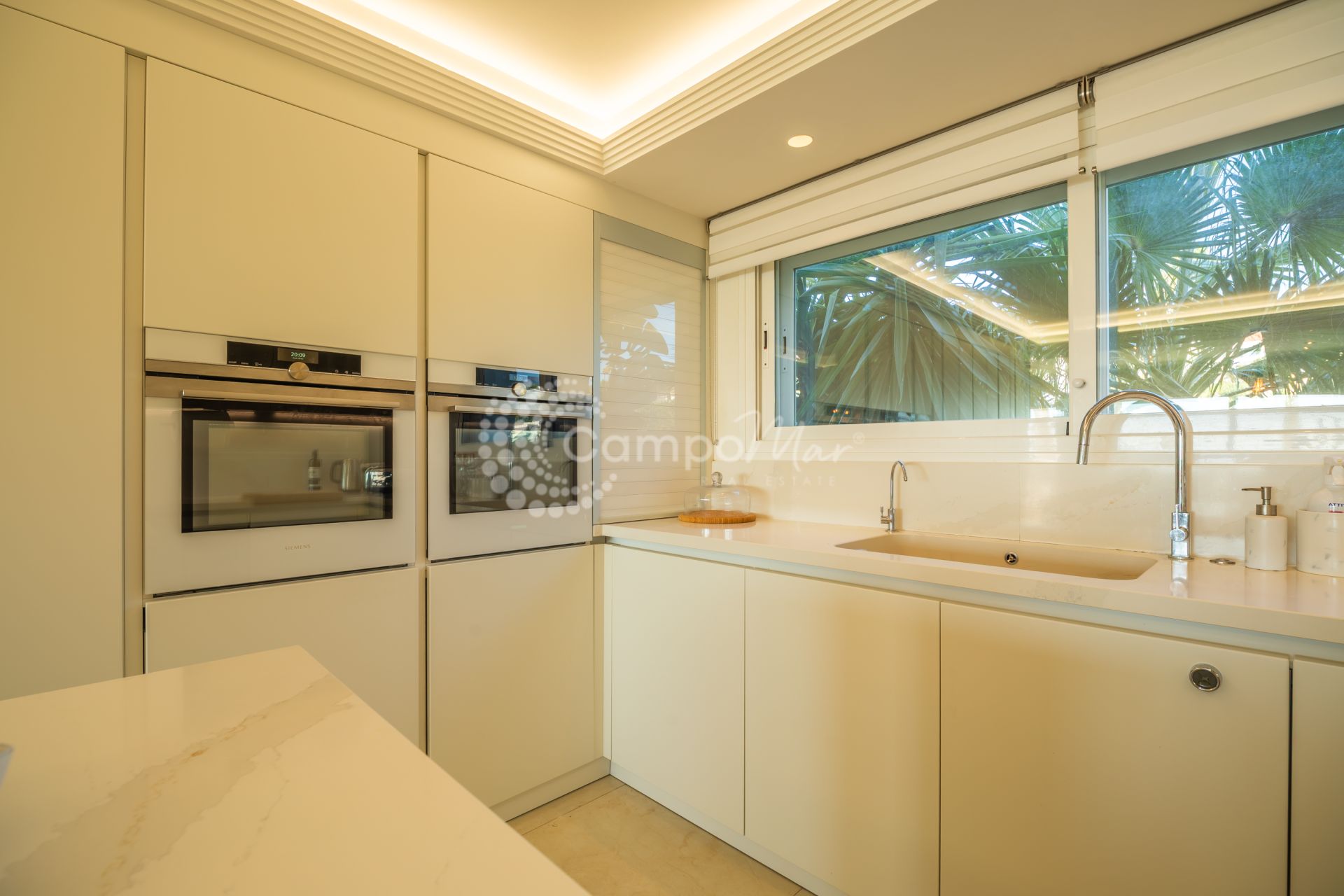 Penthouse in Sinfonia del Mar, Estepona