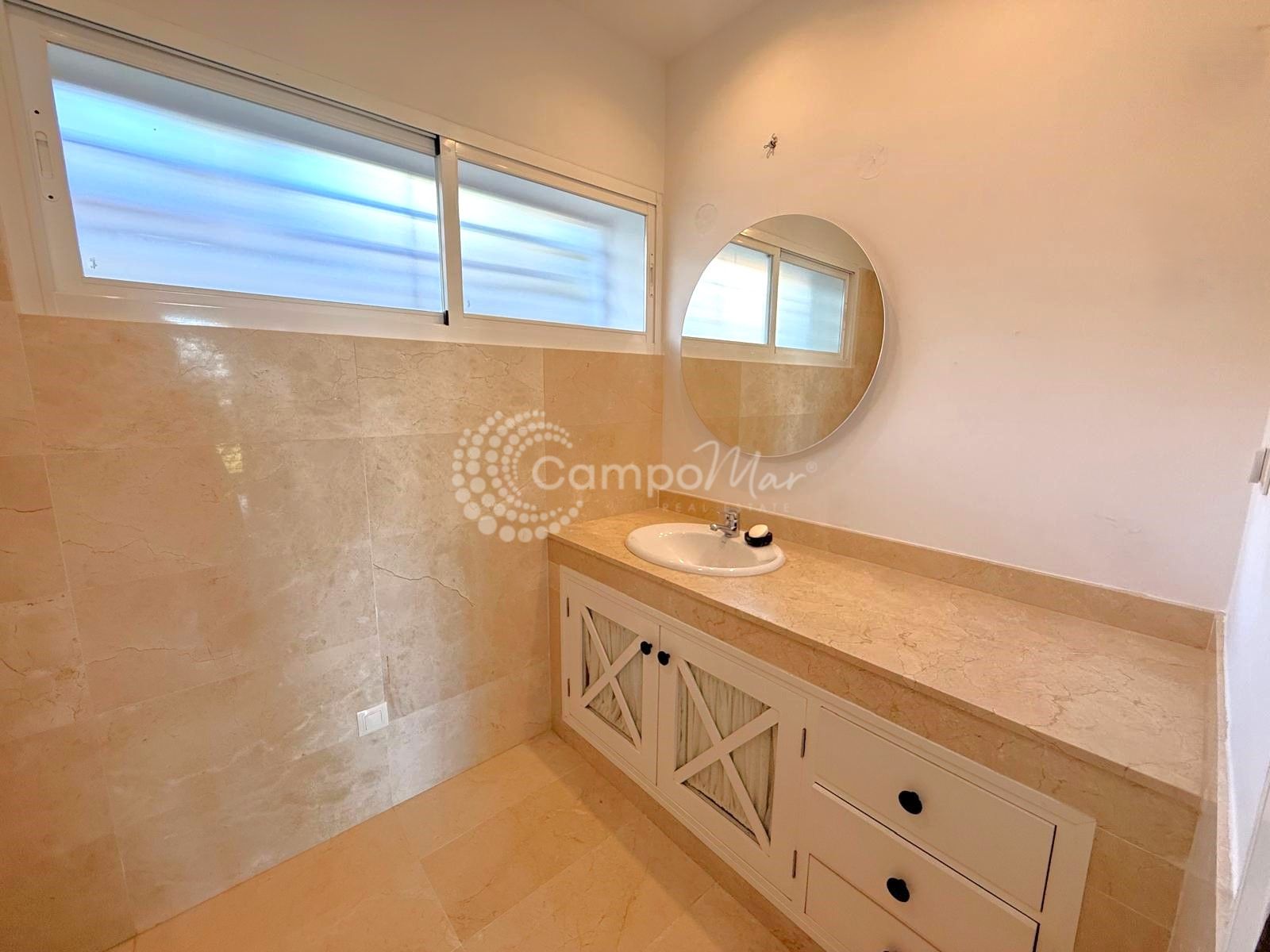 Villa in Seghers, Estepona