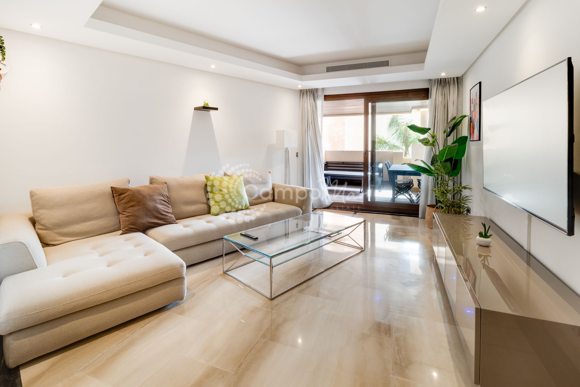 Apartment in Punta Plata, Estepona