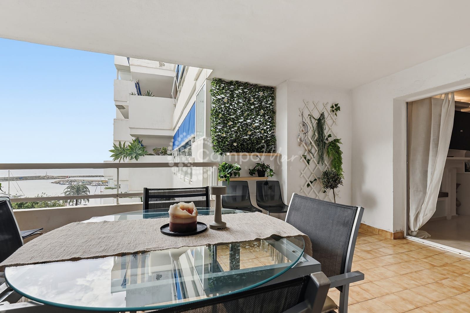 Apartamento en Estepona Puerto, Estepona
