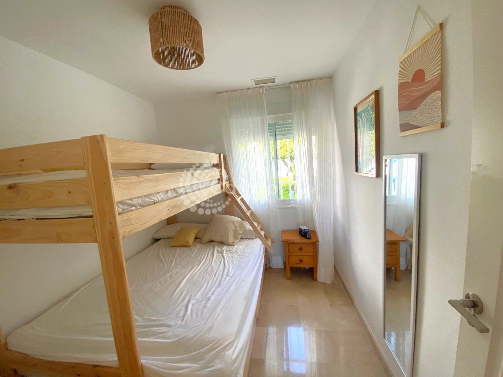Apartamento Planta Baja en Casares Playa, Casares