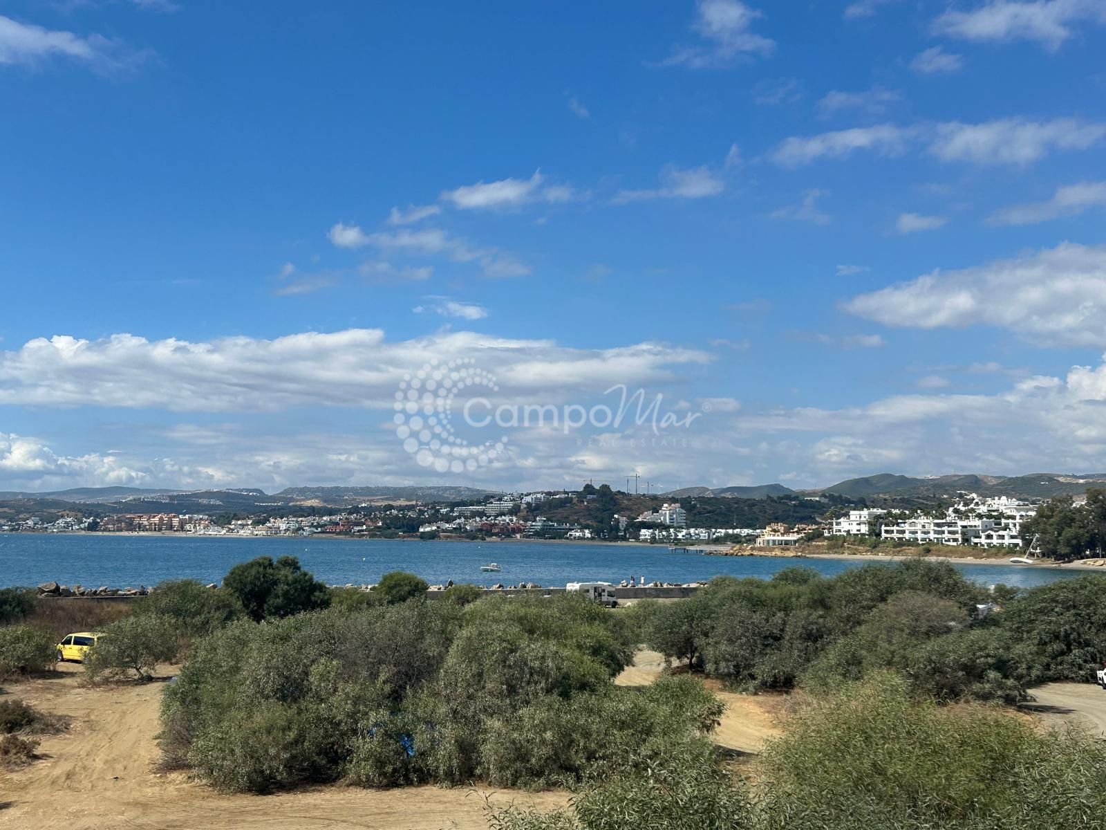 Apartamento Planta Baja en Playa del Cristo, Estepona