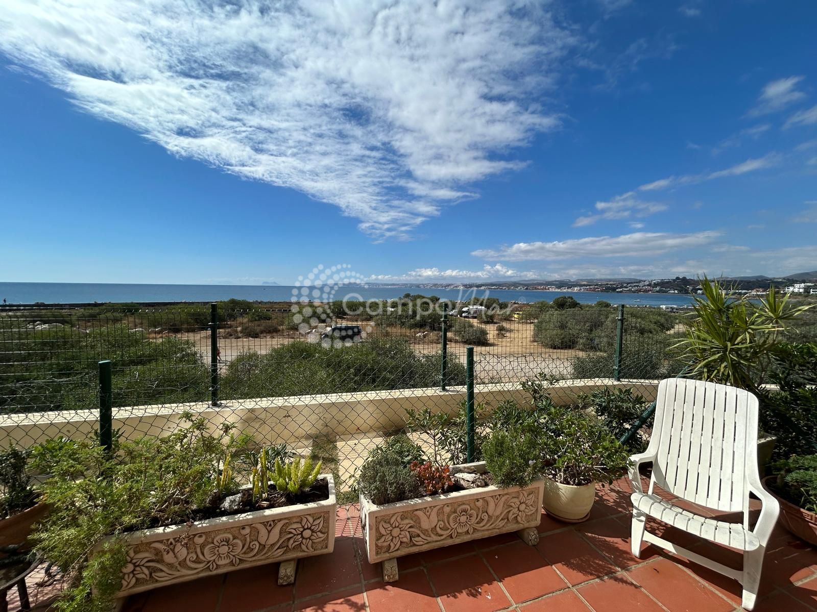 Apartamento Planta Baja en Playa del Cristo, Estepona