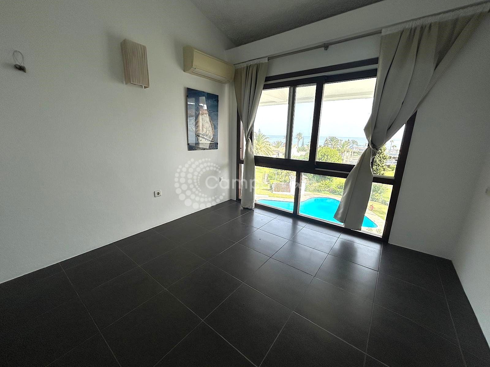 Duplex en Bahia Dorada, Estepona